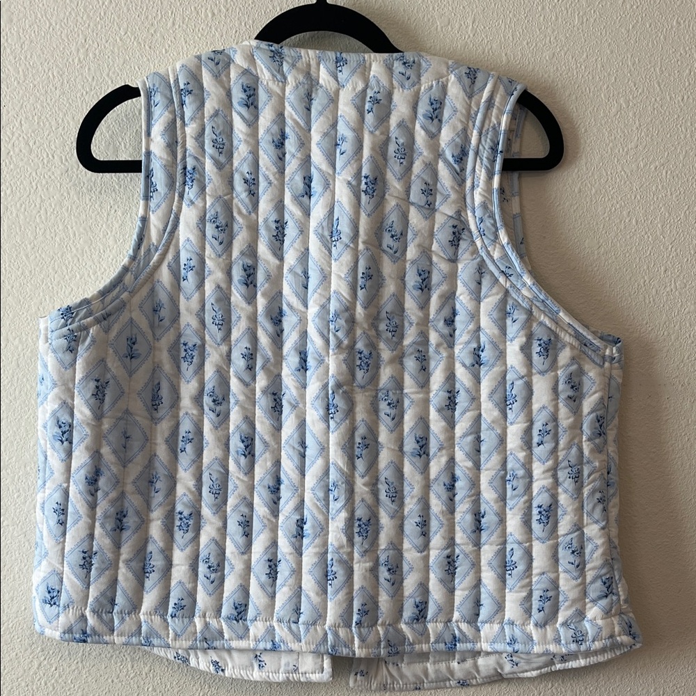 Japna Blue and White Quilted Vest - Picture 5 of 11